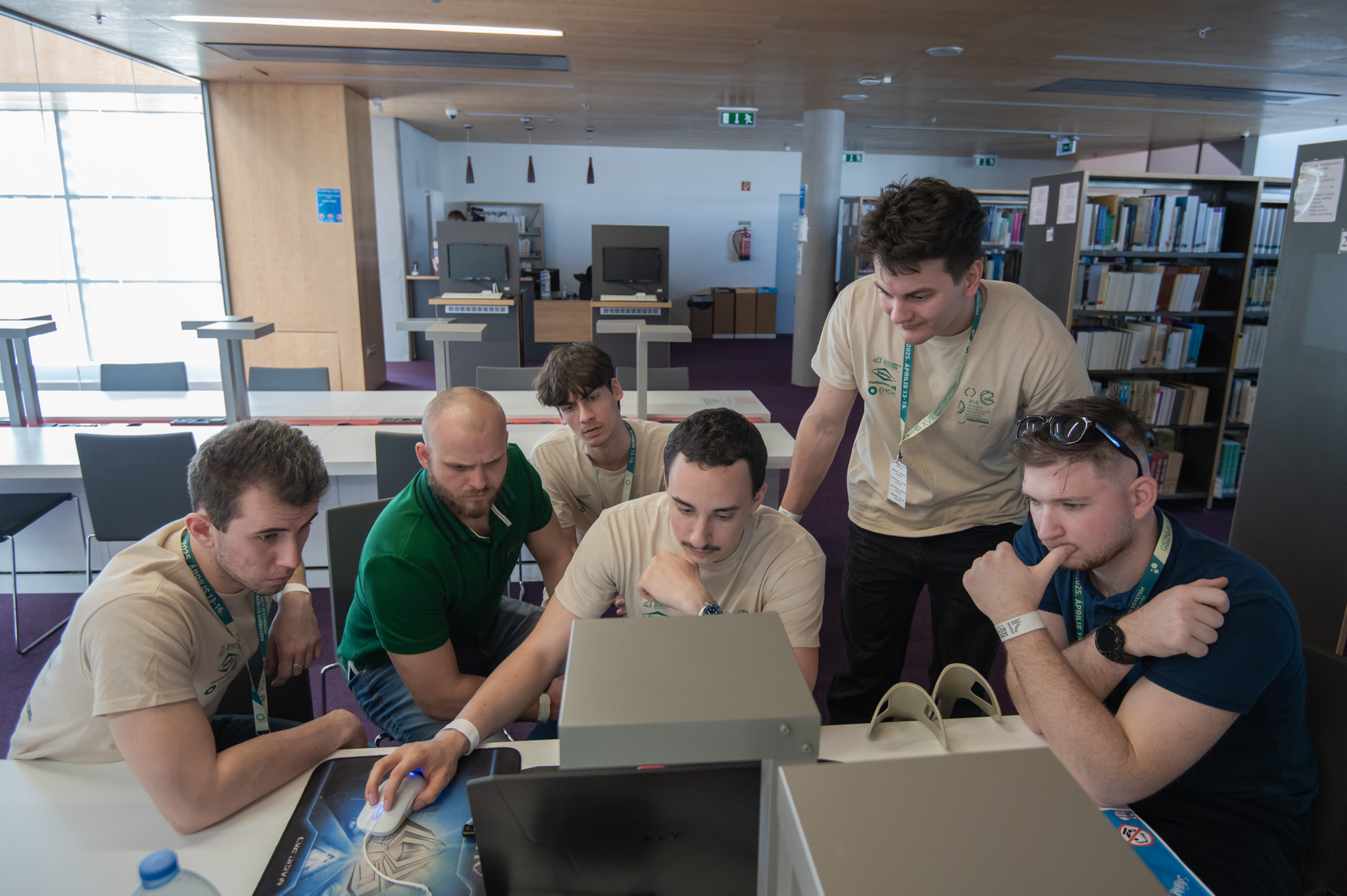 The students worked hard and fast to complete their task (Photos: Máté Dudás, Bettina Korinek)